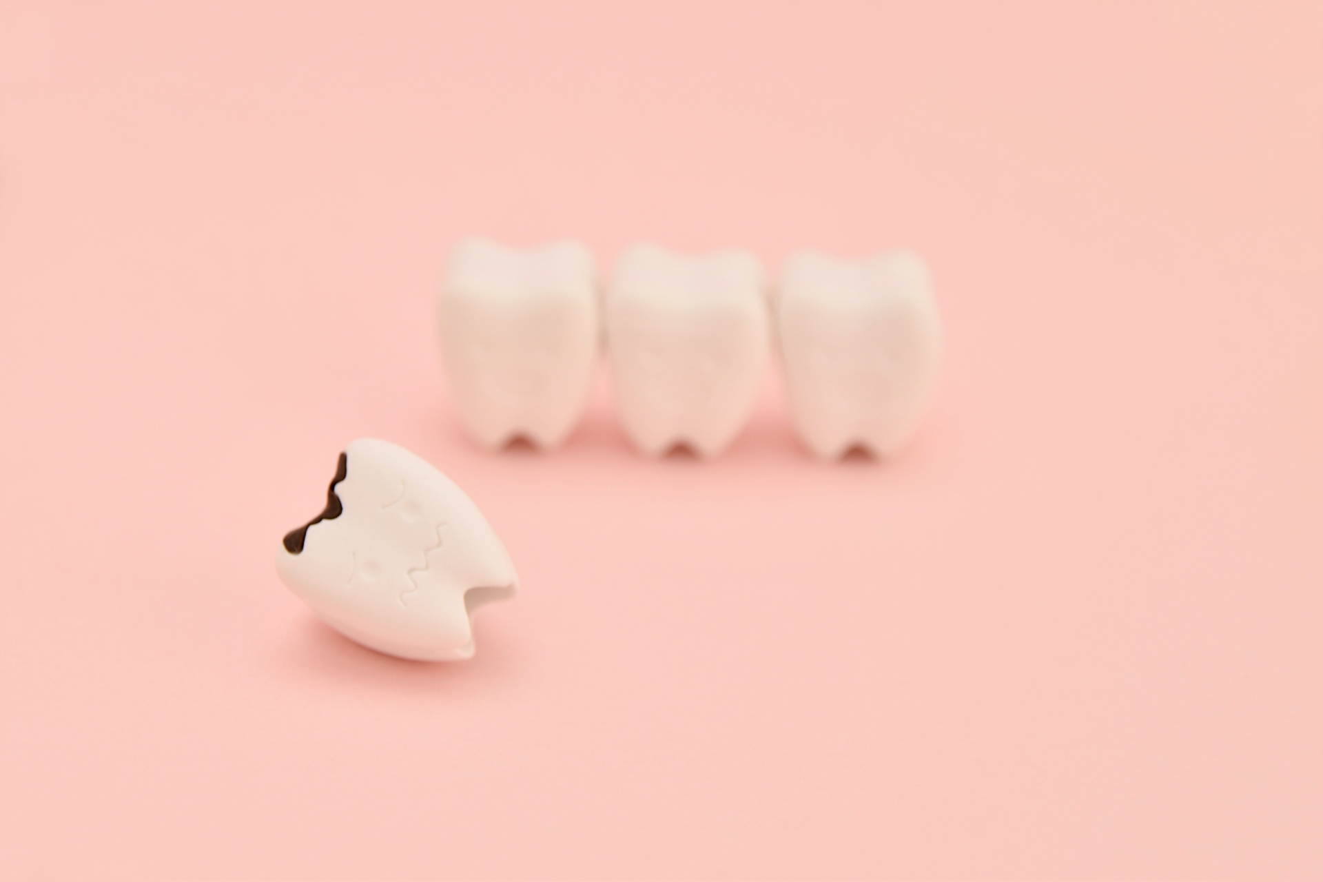 歯が抜ける夢のスピリチュアルな意味と浄化のサインを象徴するイメージ写真