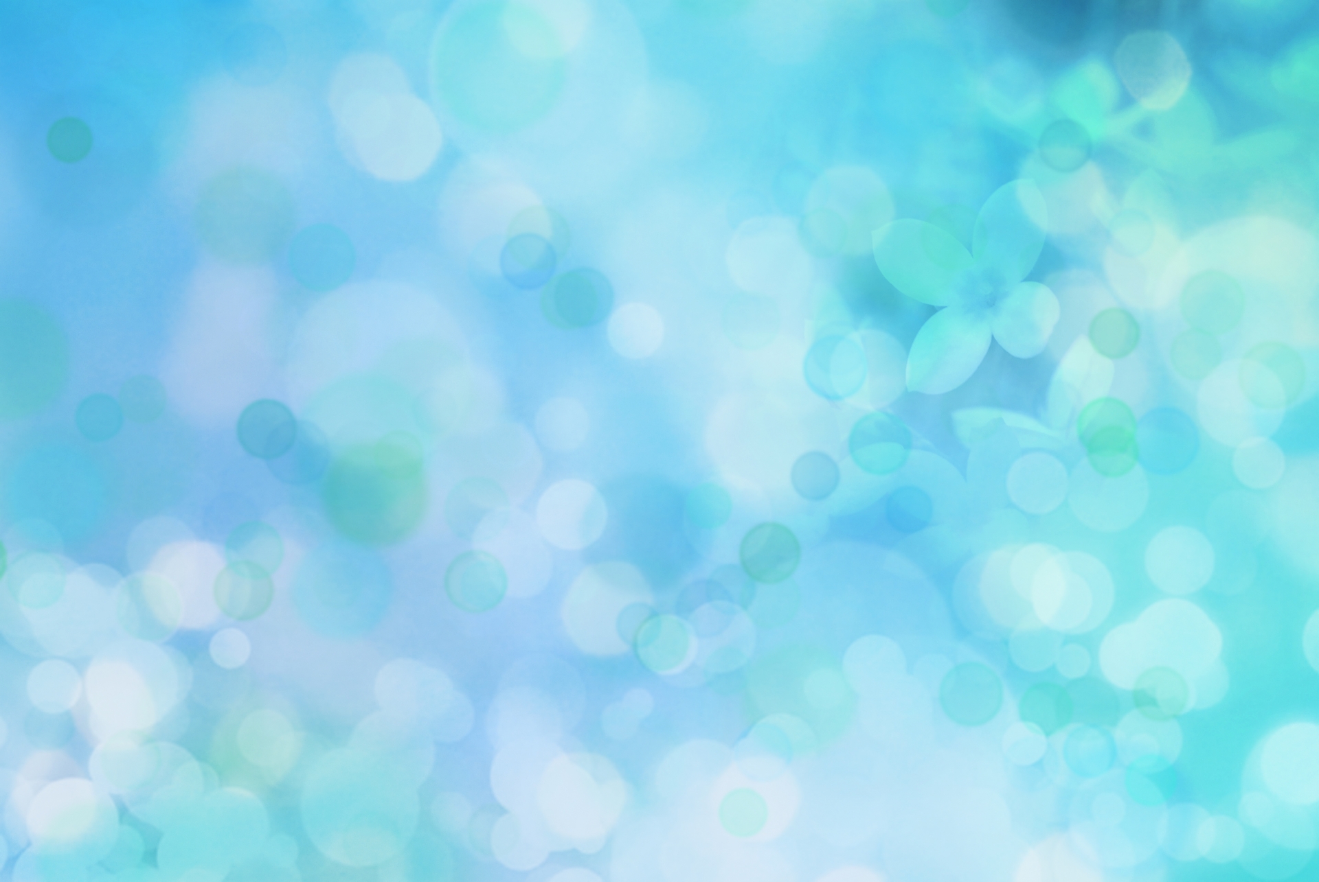 青く柔らかな光のきらめき。涙とともに心が浄化されるような穏やかなイメージ